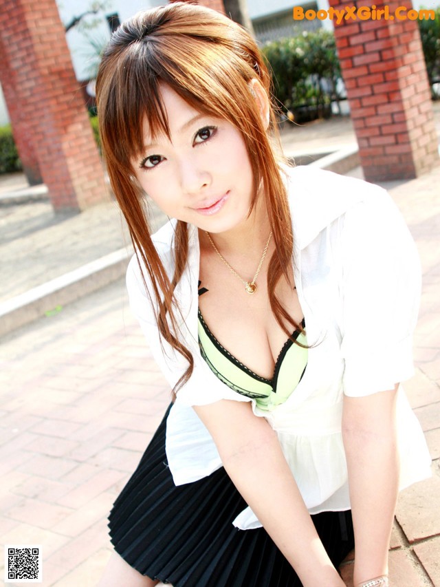 Miri Nakagawa - Hillary Big Labia